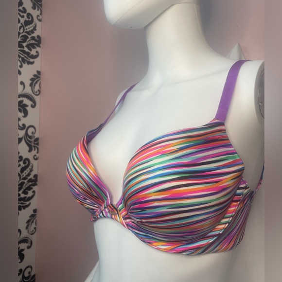 Victoria’s Secret Plunge Bra - Picture 3 of 12